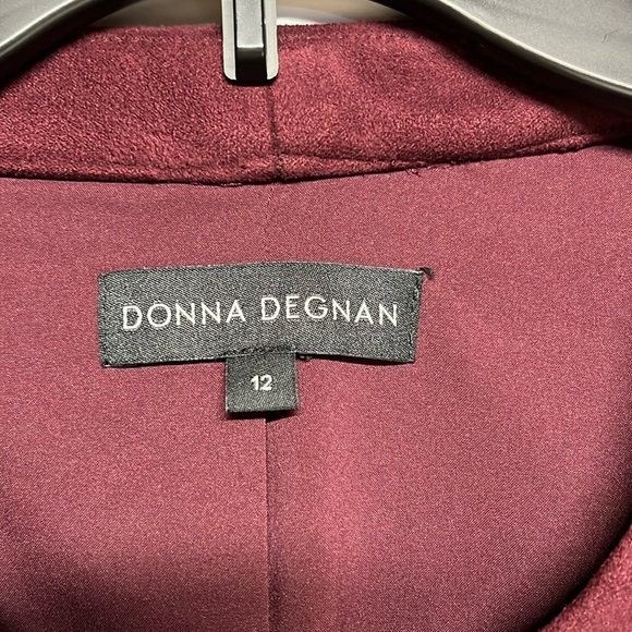 Donna Degnan Burgundy Collarless Blazer - Picture 5 of 14